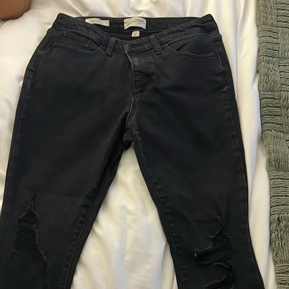 Universal Thread Ripped Jeans - Picture 1 of 2